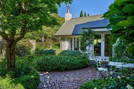 Photo of property in 3 Dillon Street, Lowry Bay, Lower Hutt, 5013