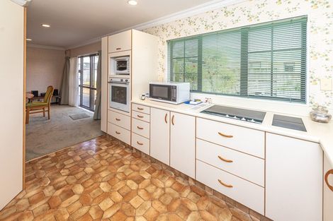 Photo of property in 10 Saint Helens Place, Tawhero, Whanganui, 4501