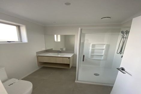 Photo of property in 9 Hammick Crescent, Pyes Pa, 3112