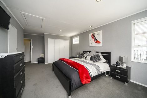 Photo of property in 64 Apollo Parade, Milson, Palmerston North, 4414