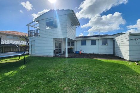 Photo of property in 12 Pitcairn Street, Oakura, 4314