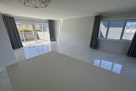 Photo of property in 73 Erlestoke Crescent, Churton Park, Wellington, 6037
