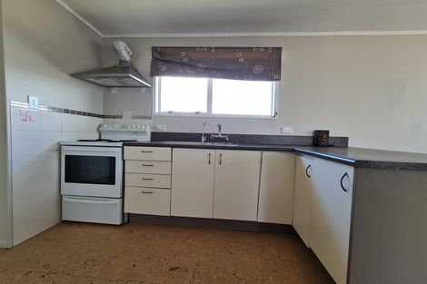 Photo of property in 3 Pukeroa Place, Papakura, 2110