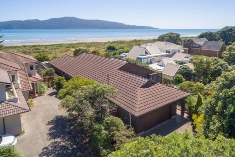 Photo of property in 17 Manly Street, Paraparaumu Beach, Paraparaumu, 5032