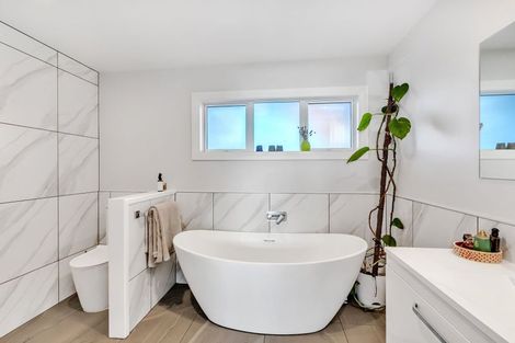 Photo of property in 16 Mitre Street, Gore, 9710