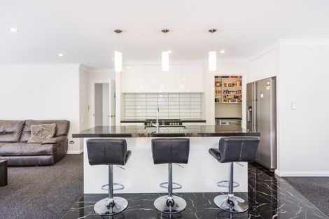 Photo of property in 15 Freedom Drive, Kelvin Grove, Palmerston North, 4414