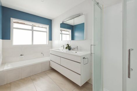 Photo of property in 40 Oceanview Road, Mount Maunganui, 3116