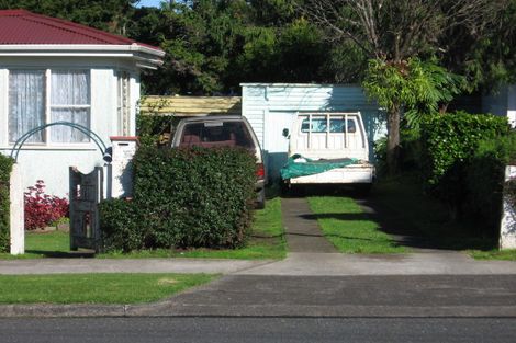 Photo of property in 28 Cambridge Terrace, Papatoetoe, Auckland, 2025