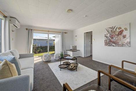 Photo of property in 94 Omata Road, Marfell, New Plymouth, 4310