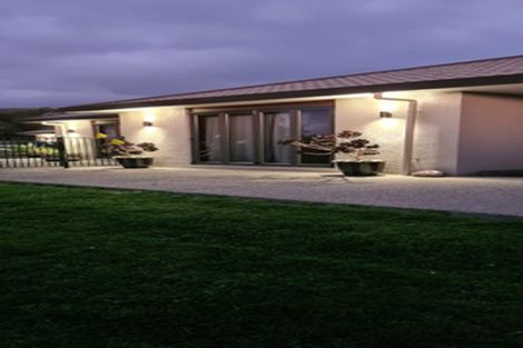 Photo of property in 94 Pohutukawa Drive, Levin, 5571