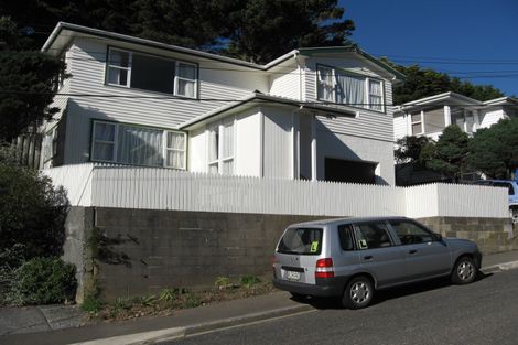 Photo of property in 9 Lomond Street, Newlands, Wellington, 6037