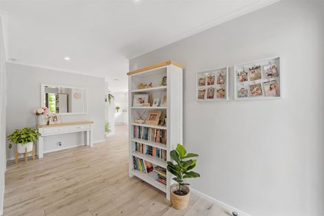 Photo of property in 7 Phoebe Meikle Place, Torbay, Auckland, 0630