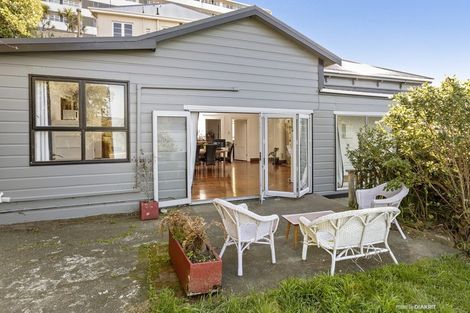 Photo of property in 23d Maida Vale Road, Roseneath, Wellington, 6011
