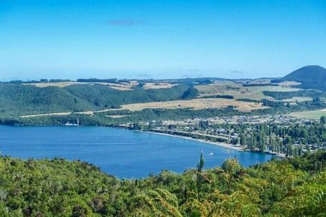 Photo of property in 15 Kahikatea Drive, Kinloch, Taupo, 3377