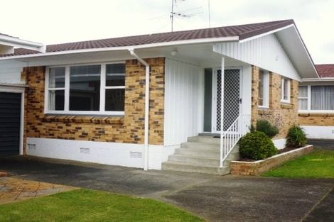 Photo of property in 2/43 East Street, Papakura, 2110