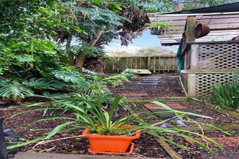 Photo of property in 2/61 Arawa Street, New Lynn, Auckland, 0600