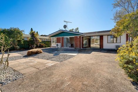 Photo of property in 10 Kowhai Street, Hamilton Lake, Hamilton, 3204