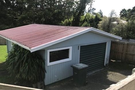 Photo of property in 10 Barnfield Place, Glendene, Auckland, 0602