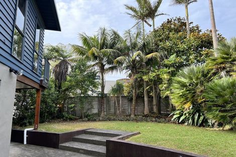 Photo of property in 5c Montrose Terrace, Mairangi Bay, Auckland, 0630