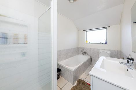 Photo of property in 2 Miles Avenue, Papatoetoe, Auckland, 2025