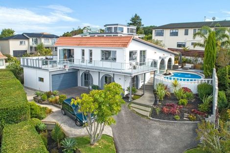 Photo of property in 21 Chelsea View Drive, Chatswood, Auckland, 0626