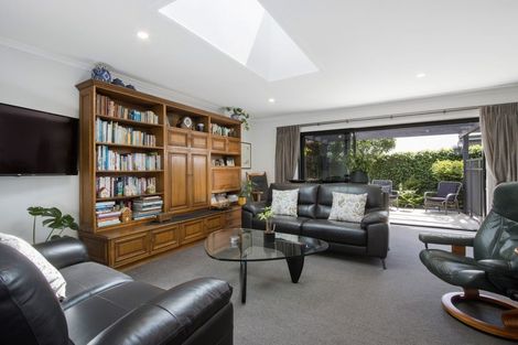 Photo of property in 10 Tranquil Grove, Omokoroa, 3114