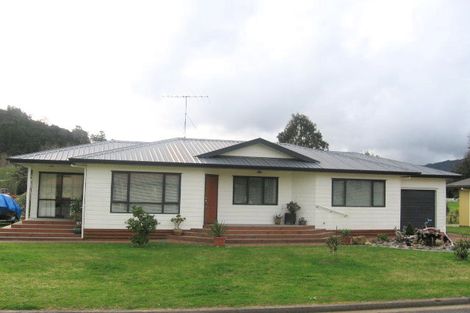 Photo of property in 15 Kauri Grove, Coromandel, 3506