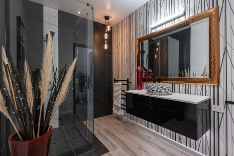 Photo of property in 33 Pohutukawa Drive, Eskdale, Napier, 4182