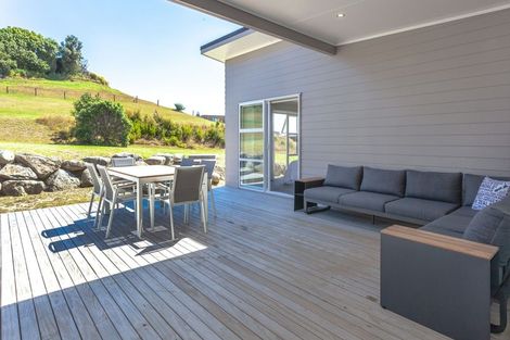 Photo of property in 5 Ross Place, Whiritoa, Whangamata, 3691