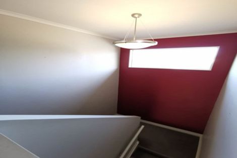 Photo of property in 19 Hornbill Drive, Fairview Heights, Auckland, 0632