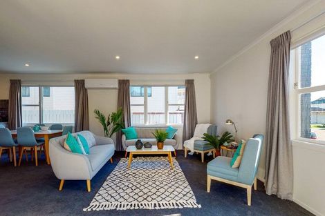 Photo of property in 34 Westview Grove, Miramar, Wellington, 6022