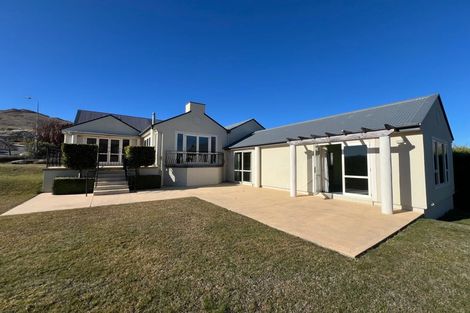Photo of property in 2 Garland Terrace, Kelvin Heights, Queenstown, 9300