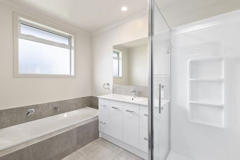 Photo of property in 33 Noumea Drive, Rangatira Park, Taupo, 3330