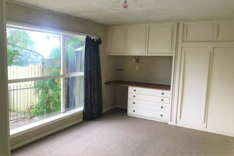 Photo of property in 32 Royal Road, Massey, Auckland, 0614