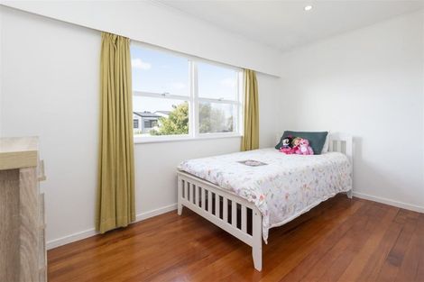 Photo of property in 39a Portadown Avenue, Pakuranga Heights, Auckland, 2010