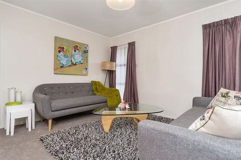 Photo of property in 1/38 Kirrie Avenue, Te Atatu South, Auckland, 0610