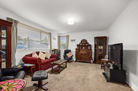 Photo of property in 25 Donovan Avenue, Massey, Auckland, 0614