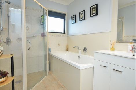 Photo of property in 13 Margaret Place, Lytton West, Gisborne, 4010