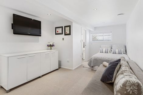 Photo of property in 23 Lucknow Terrace, Khandallah, Wellington, 6035