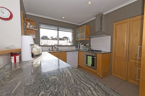 Photo of property in 306 Sunset Road, Windsor Park, Auckland, 0632