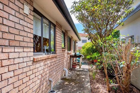 Photo of property in 62 Medallion Drive, Oteha, Auckland, 0632