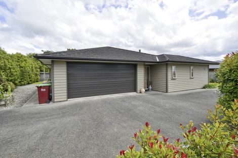 Photo of property in 5 Tararua Crescent, Carterton, 5713