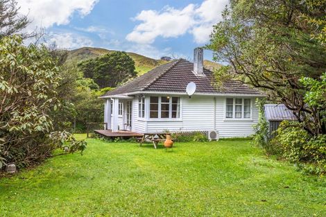 Photo of property in 3 Weku Road, Pukerua Bay, 5026