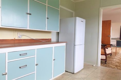 Photo of property in 5 Turakina Street, Merrilands, New Plymouth, 4312