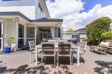 Photo of property in 2/27 Sorrel Crescent, Bucklands Beach, Auckland, 2012
