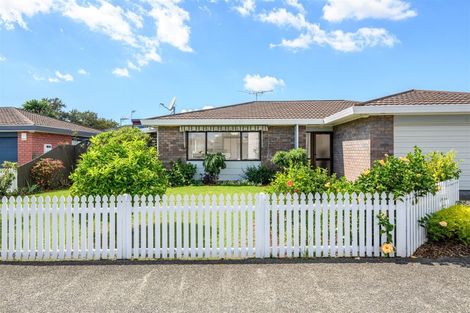 Photo of property in 4/39 Swanson Road, Henderson, Auckland, 0610