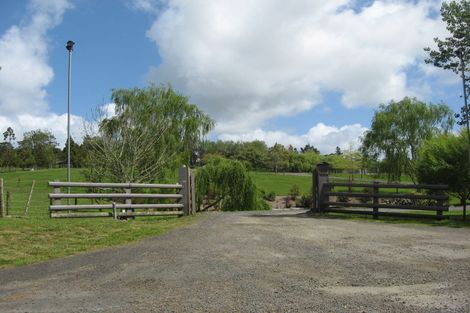 Photo of property in 40 Foster Road, Kumeu, 0891