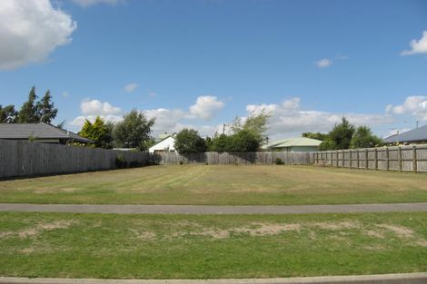 Photo of property in 2 Oldham Place, Darfield, 7510