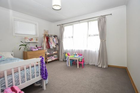 Photo of property in 13 Diamond Street, Carterton, 5713