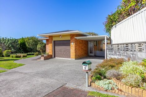 Photo of property in 6 Leatham Avenue, Strandon, New Plymouth, 4312